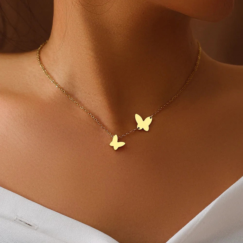 AMBASADOR Butterfly O-Chain Pendant Necklace