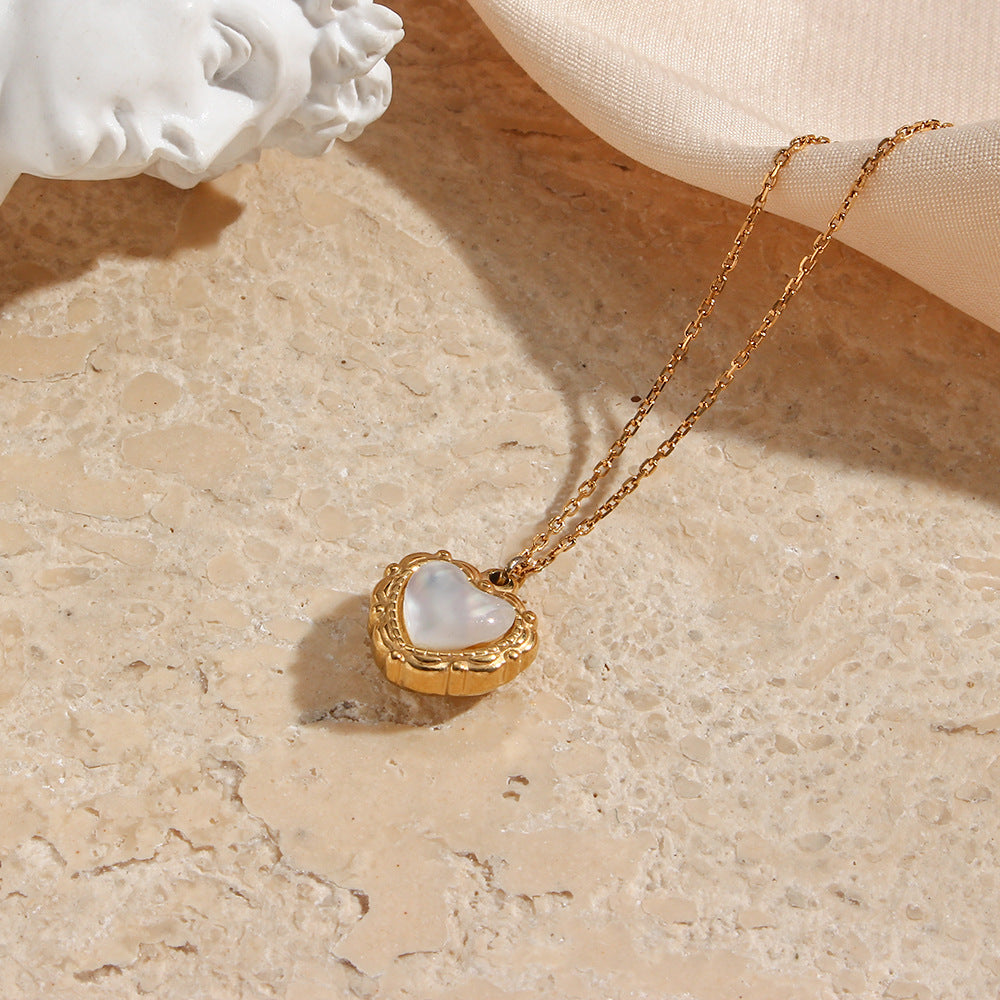 Vintage shell-heart necklace