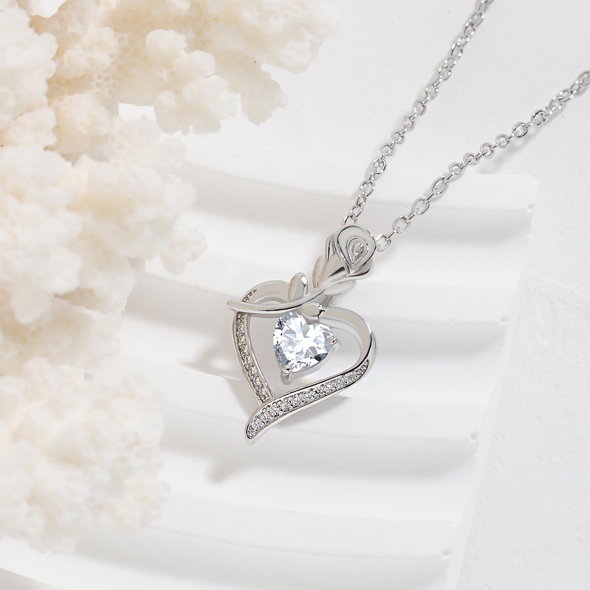 Rose heart rhinestone necklace