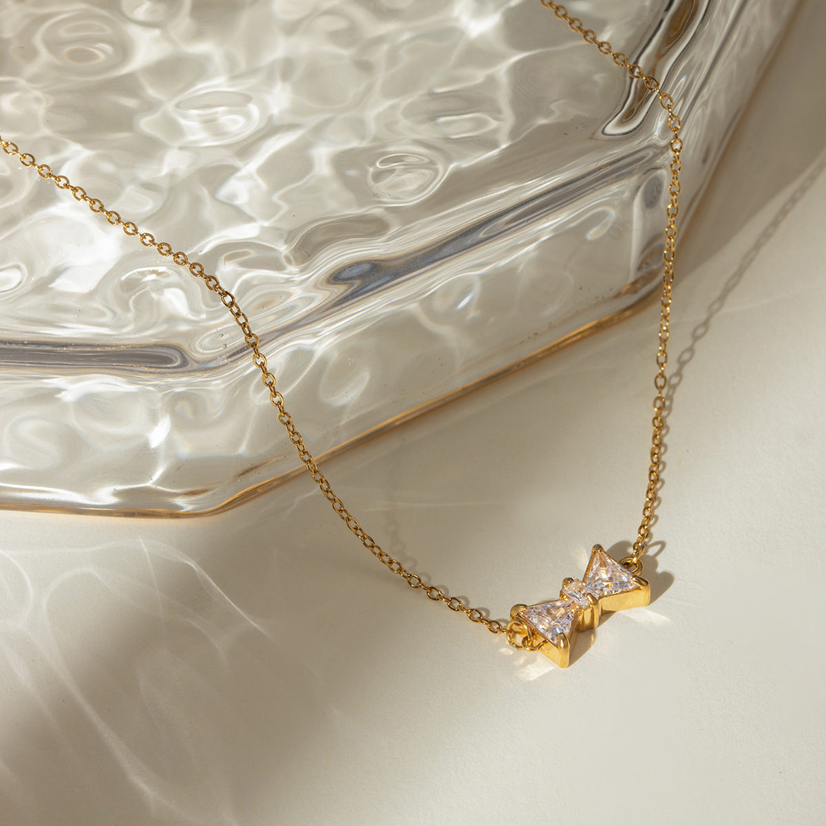AMBASADOR Zircon-Detail Bow Necklace
