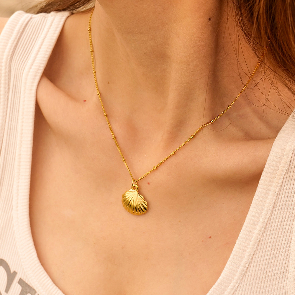 AMBASADOR Round Shell-Detail Necklace