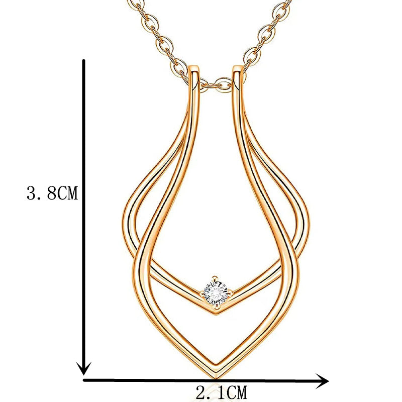 Oval pendant cross-link necklace