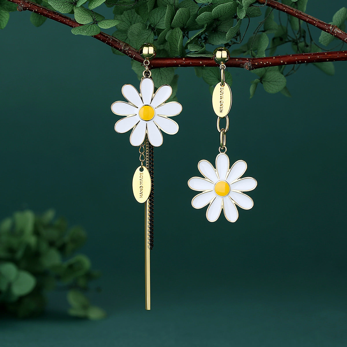 AMBASADOR Asymmetric Daisy Drop Earrings